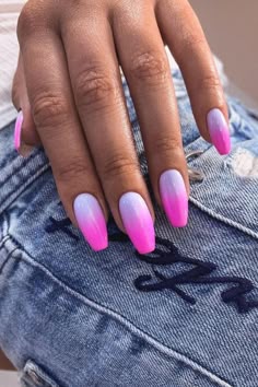 Pink-lila Ombré-Nägel